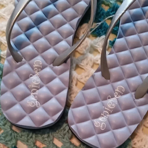 Stylish Silver Sandals for Women - Picture 2 of 4